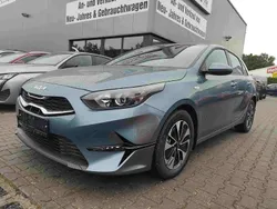 Lunarsilber Neu 2025 Kia Ceed Limousine | 23.290 € (Fairer Preis)