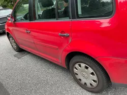 Rot Gebraucht 2005 VW Touran Van / Kleinbus | 1.400 €