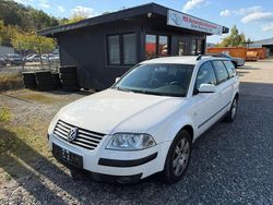 Weiß Gebraucht 2002 VW Passat Basis Kombi | 1.999 € (Fairer Preis)