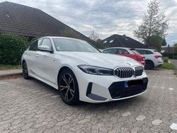 Weiß Gebraucht 2022 BMW 318 M Sport Limousine | 32.900 € (Fairer Preis)