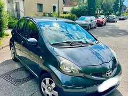 Grau Gebraucht 2006 Toyota Aygo Kleinwagen | 1.950 € (Fairer Preis)