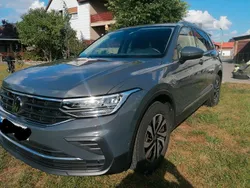 Grau Gebraucht 2022 VW Tiguan Active SUV | 26.900 € (Guter Preis)