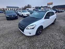 Weiß Gebraucht 2010 Kia Ceed Kleinwagen | 2.990 € (Guter Preis)