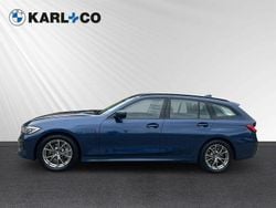 Blau Gebraucht 2020 BMW 330e Sport Line Kombi | 24.998 € (Fairer Preis)