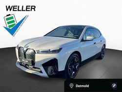 Mineralweiß (weiß) Gebraucht 2023 BMW iX Comfort Edition SUV | 49.950 € (Etwas zu teuer)