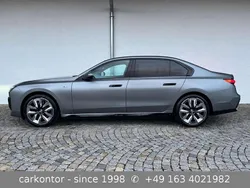 Frozen pure grey metallic Gebraucht 2023 BMW i7 M Sport Limousine | 104.900 € (Teuer)