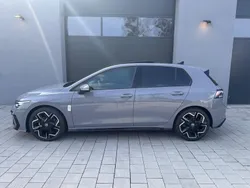 Grau Neu 2024 VW Golf VIII R-line Limousine | 44.000 €