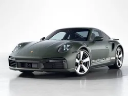 Aventuringrünmetallic Neu 2025 Porsche 911 Turbo | 297.358 € (Fairer Preis)