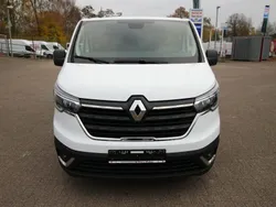 Gletscherweiß Gebraucht 2023 Renault Trafic Komfort Van | 27.251 € (Fairer Preis)