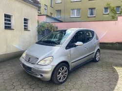 Silber Gebraucht 2002 Mercedes A140 Elegance Van / Kleinbus | 1.800 € (Fairer Preis)