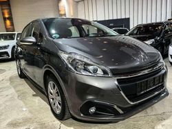 Grau Gebraucht 2018 Peugeot 208 Active Kleinwagen | 8.000 € (Fairer Preis)