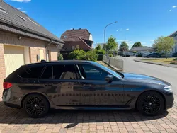 Grau Gebraucht 2020 BMW 530 M Sport Kombi | 32.000 € (Teuer)