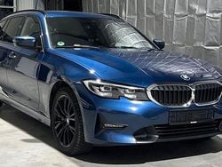 Blau Gebraucht 2021 BMW 330 Sport Line Limousine | 22.800 € (Superpreis)
