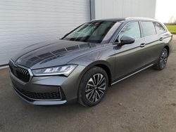 Cobaldblau metallic Neu 2025 Skoda Superb Selection Kombi | 46.340 € (Guter Preis)