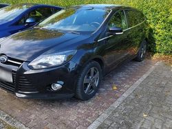 Schwarz Gebraucht 2011 Ford Focus Kombi | 2.900 € (Fairer Preis)