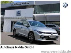 Oyster silver metallic Neu 2025 VW Golf VIII Kombi | 29.554 € (Superpreis)