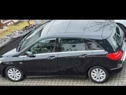 Schwarz Gebraucht 2012 Mercedes B180 Van / Kleinbus | 8.000 € (Superpreis)