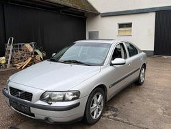 Silber Gebraucht 2000 Volvo S60 Limousine | 4.000 € (Teuer)