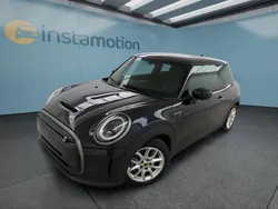 Schwarz Gebraucht 2023 Mini Cooper Kleinwagen | 21.649 € (Etwas zu teuer)