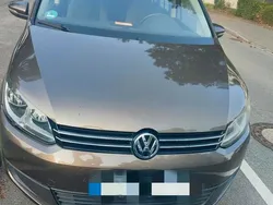 Braun Gebraucht 2011 VW Touran Van / Kleinbus | 8.000 € (Guter Preis)