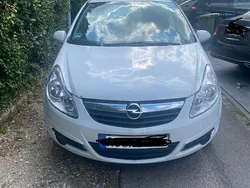 Weiß Gebraucht 2009 Opel Corsa Selection Limousine | 1.500 € (Guter Preis)