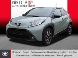 Grün Gebraucht 2025 Toyota Aygo X Team SUV | 15.988 € (Guter Preis)