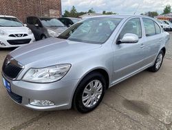 Schwarz Gebraucht 2011 Skoda Octavia Limousine | 7.990 € (Guter Preis)