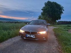 Grau Gebraucht 2015 BMW 318 Limousine | 11.300 € (Etwas zu teuer)