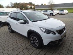 Weiß Gebraucht 2017 Peugeot 2008 Allure SUV | 9.990 € (Etwas zu teuer)