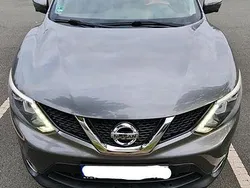 Grau Gebraucht 2015 Nissan Qashqai SUV | 10.800 € (Fairer Preis)
