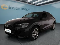 Schwarz Gebraucht 2025 Audi Q8 SUV | 66.449 € (Teuer)