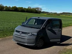 Grau Gebraucht 2024 VW T7 Basis Van | 46.000 €