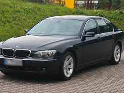 Blau Gebraucht 2007 BMW 740 Limousine | 10.950 €