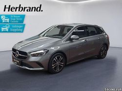 Grau Gebraucht 2024 Mercedes B200 Progressive Van / Kleinbus | 31.790 € (Guter Preis)