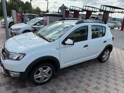 Weiß Gebraucht 2014 Dacia Sandero Stepway Kleinwagen | 4.500 € (Fairer Preis)