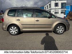 Beige Gebraucht 2015 VW Touran Van / Kleinbus | 5.999 €