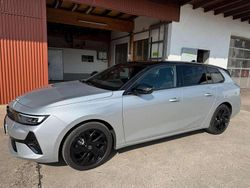 Silbermet. dach schwarz Gebraucht 2024 Opel Astra Kombi | 23.490 € (Fairer Preis)