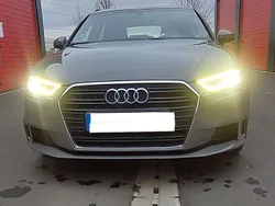 Grau Gebraucht 2019 Audi A3 Sportback Limousine | 18.900 € (Fairer Preis)