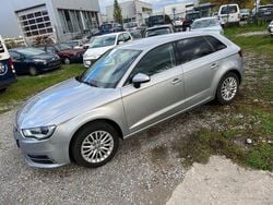 Silber Gebraucht 2015 Audi A3 Ambiente Limousine | 8.900 € (Superpreis)