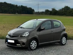 Grau Gebraucht 2012 Toyota Aygo Cool Kleinwagen | 4.490 € (Fairer Preis)