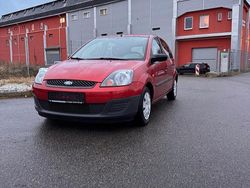 Rot Gebraucht 2006 Ford Fiesta Kleinwagen | 2.900 € (Etwas zu teuer)