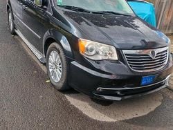 Schwarz Gebraucht 2012 Chrysler Voyager Van / Kleinbus | 10.900 €