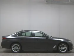 Grau Gebraucht 2023 BMW 520 Sport Line Limousine | 31.880 € (Guter Preis)
