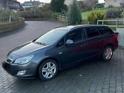 Grau Gebraucht 2011 Opel Astra Sport Kombi | 1.850 € (Guter Preis)