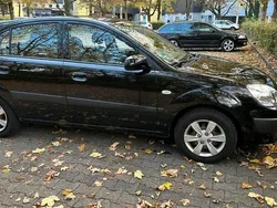 Schwarz Gebraucht 2009 Kia Rio Kleinwagen | 2.500 € (Fairer Preis)