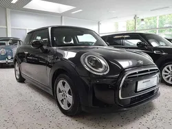 Midnightblack metallic Gebraucht 2022 Mini ONE Classic Kleinwagen | 18.550 € (Fairer Preis)