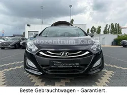 Phantom black / mic Gebraucht 2015 Hyundai i30 Edition Kombi | 9.900 € (Fairer Preis)