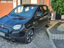 Schwarz Gebraucht 2023 Fiat Panda Cross Cross Kleinwagen | 13.950 €