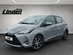 Grau Gebraucht 2018 Toyota Yaris Hybrid Team Limousine | 13.870 € (Fairer Preis)