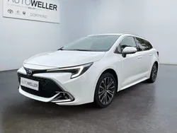 Weiss Gebraucht 2024 Toyota Corolla Team Limousine | 27.790 € (Fairer Preis)